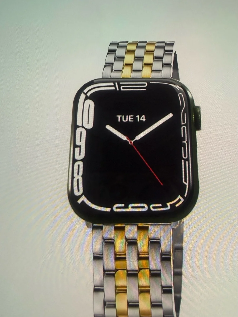 Smartwatch with Two-Tone Metal Band - Silver & Gold